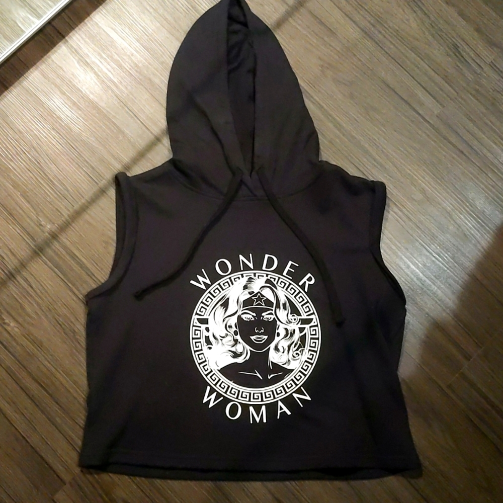 Wonder Woman Graphic Crop Top Hooded Sweater